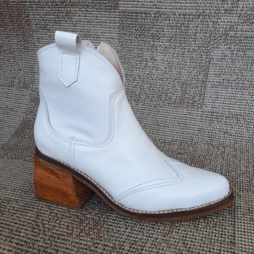 Bota blanca estilo Western