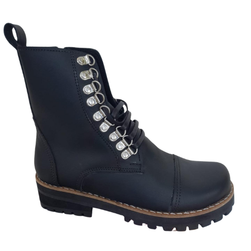 Bota acordonada