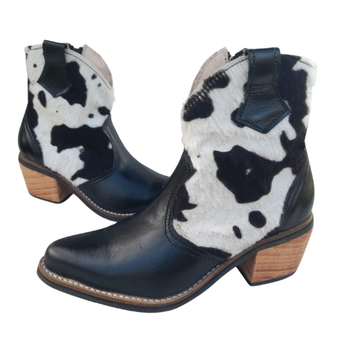 Botas de cuero modelo cow print