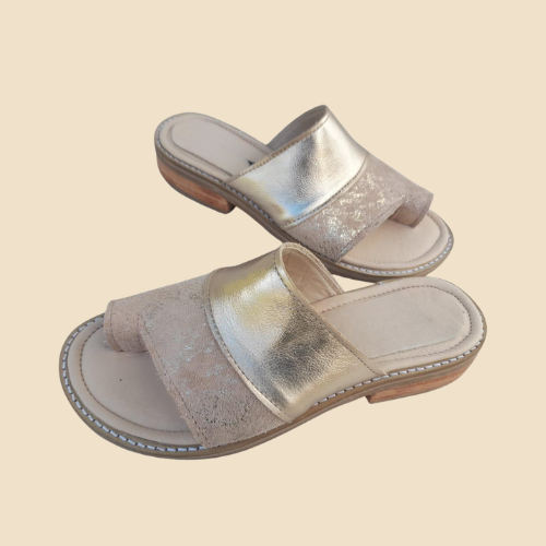Sandalias de cuero con acabado metalizado