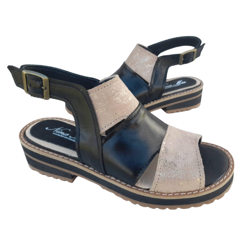 Sandalias de cuero bicolor con hebilla