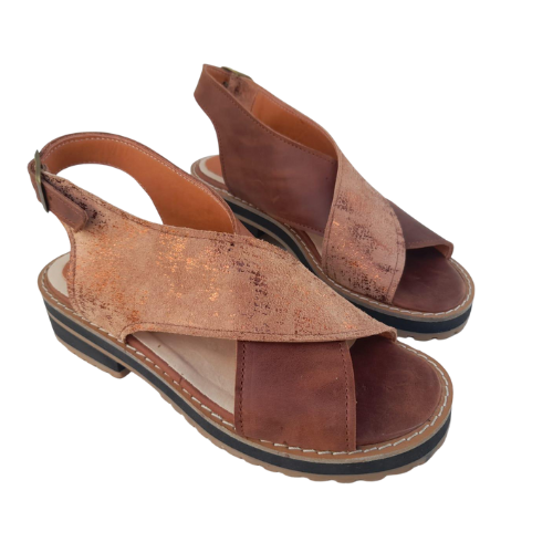 Sandalias de cuero en tonos tierra
