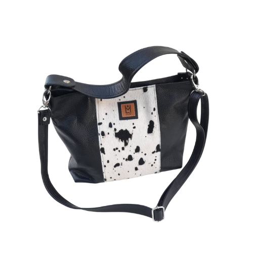 Cartera negra con panel central en vaquita