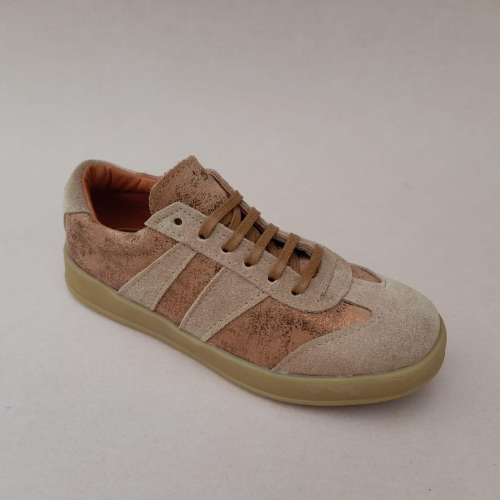 Championes en cuero gamuzado beige y cobre