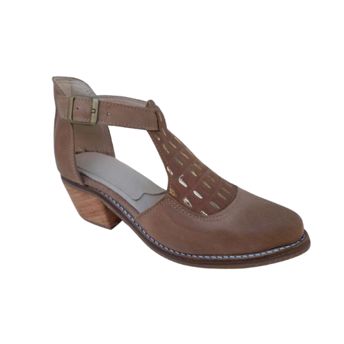 Sandalias taco medio cuero troquelado