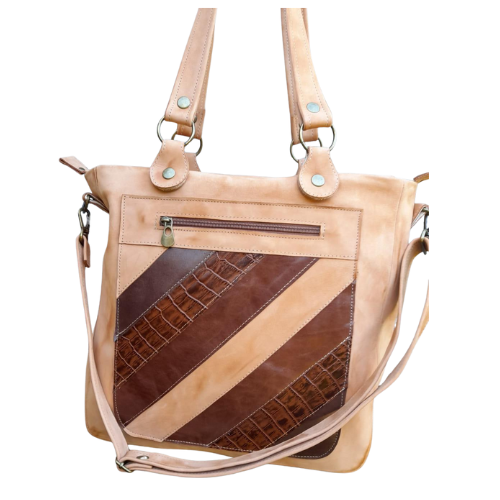 Cartera Bicolor con Detalles en Relieve
