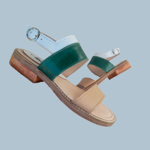 Sandalias de cuero tricolor con taco bajo